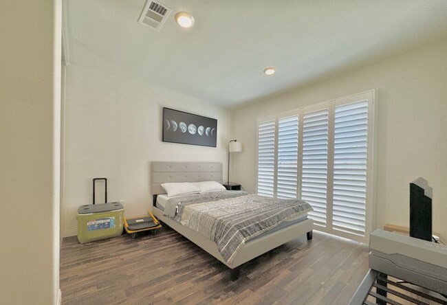 Foto del edificio - 14416 Plum Ln