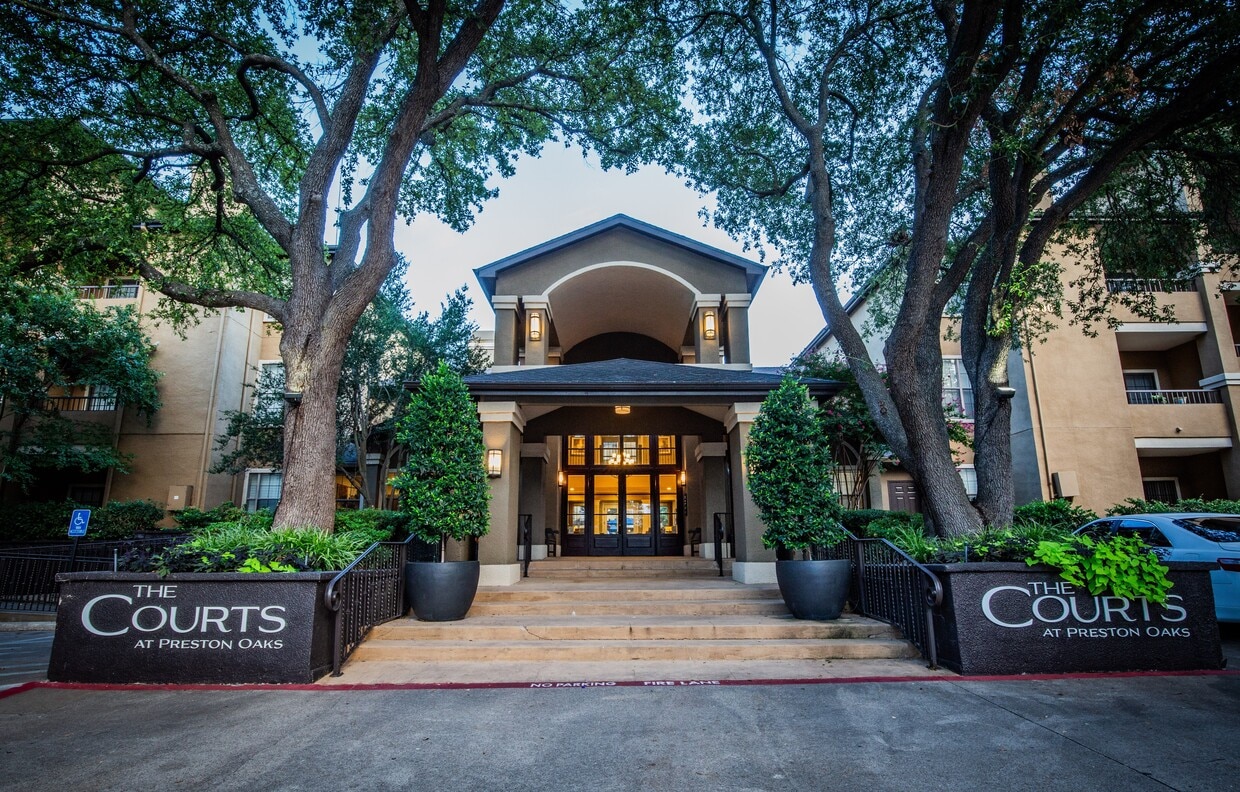 Courts At Preston Oaks
