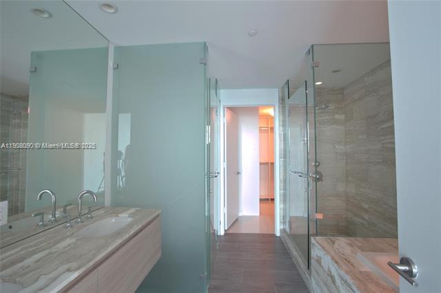 Foto del edificio - Biscayne Beach condo