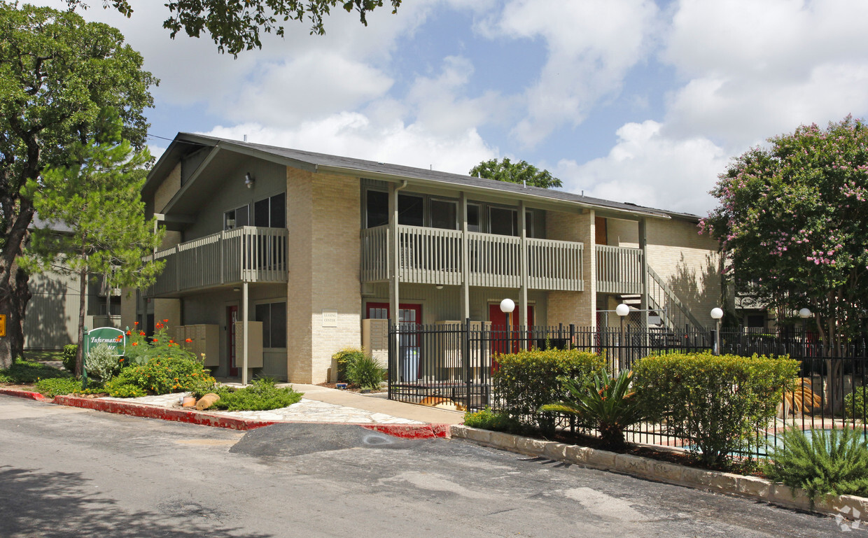 Primary Photo - Tollgate Condominiums
