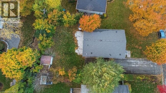 Building Photo - 418 Norrie Crescent