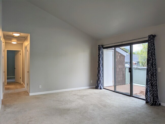 Building Photo - 202 Compton Cir