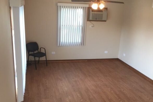 Livingroom - 1526 N Cedar Lake Rd