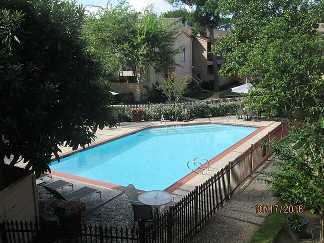 Foto del edificio - 2125 Augusta Dr