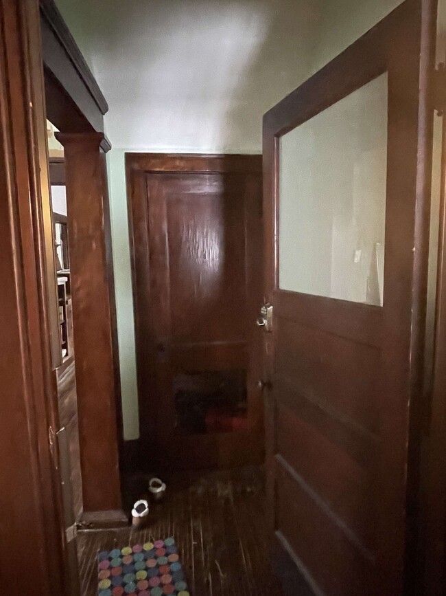 Entry - 917 East 19th Street
