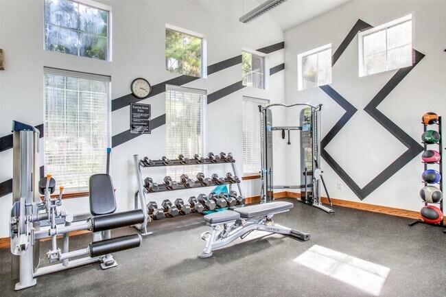 Building Photo - 10221 Centrepark Dr