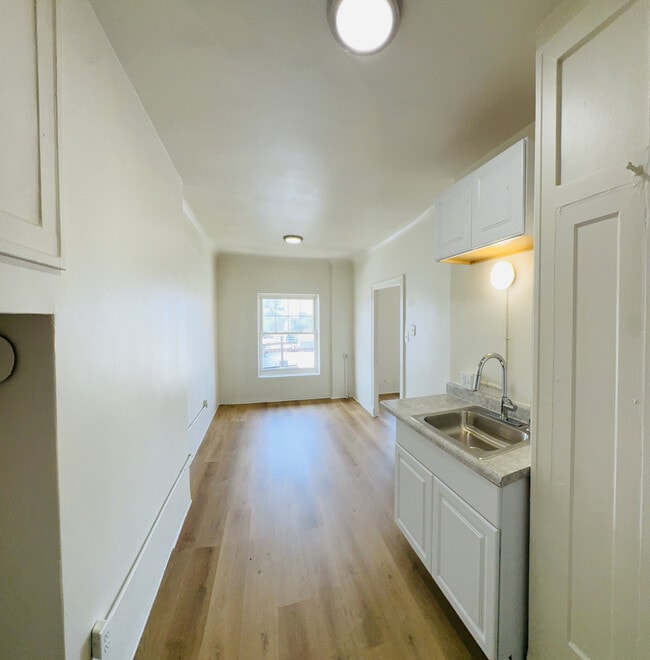 Foto del edificio - 3302 Kenilworth Ave