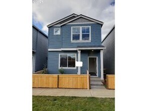 Building Photo - 2614 NE 116th Pl