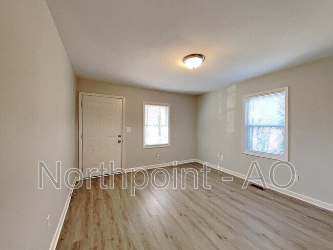 Foto del edificio - 2036 Phillips Dr SE