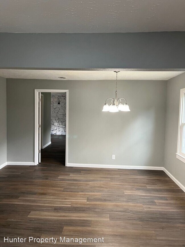 Building Photo - 4 br, 2 bath House - 2911 West Latoka Street