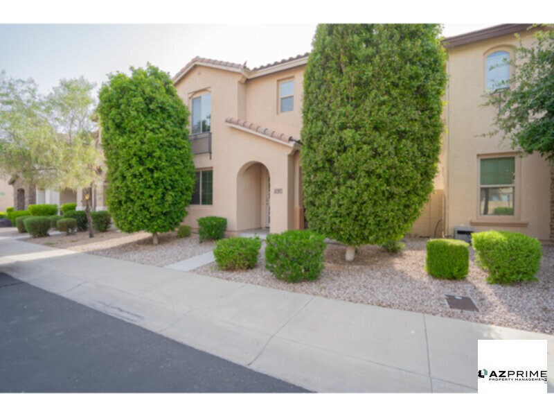 Primary Photo - Stunning 4/3 Peoria Home Featuring Tile an...