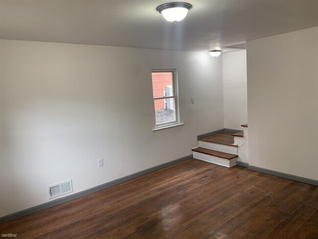 Building Photo - 23 Evergreen Ave