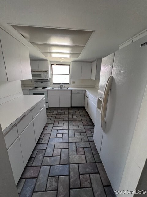 Building Photo - 100 Chinaberry Cir