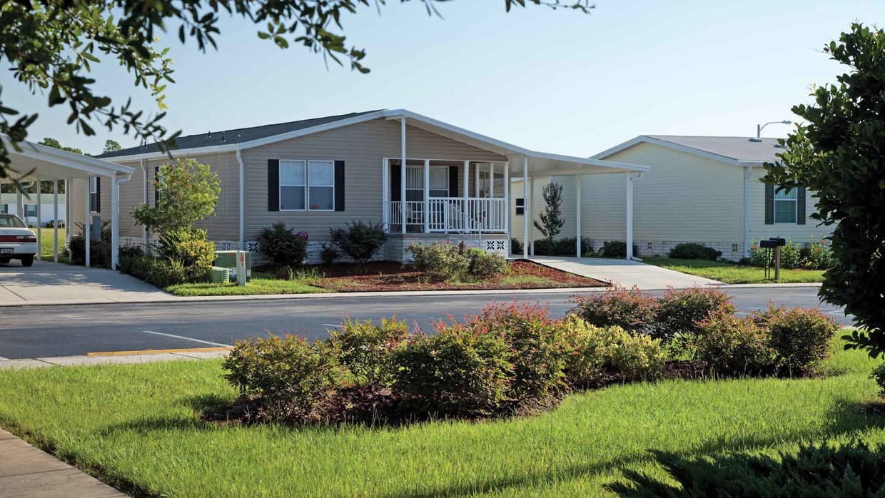 Brentwood Estates 55+ Retirement Living Apartments in Hudson, FL