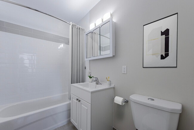 Building Photo - Upper Canada Apartments 165