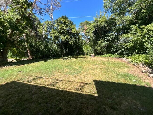 Foto del edificio - 4 bdrm 3 bth plus a Den/office Home 2 Car ...