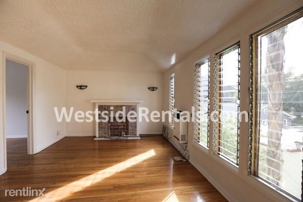 Building Photo - 1388 Edgecliffe Dr