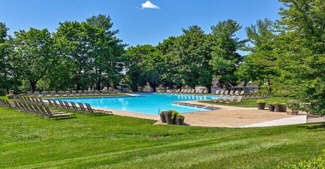 Building Photo - The Grand