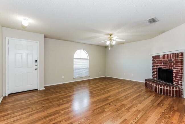 Foto del edificio - 617 Sawyer Dr