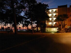 Building Photo - 2700 Bayshore Blvd