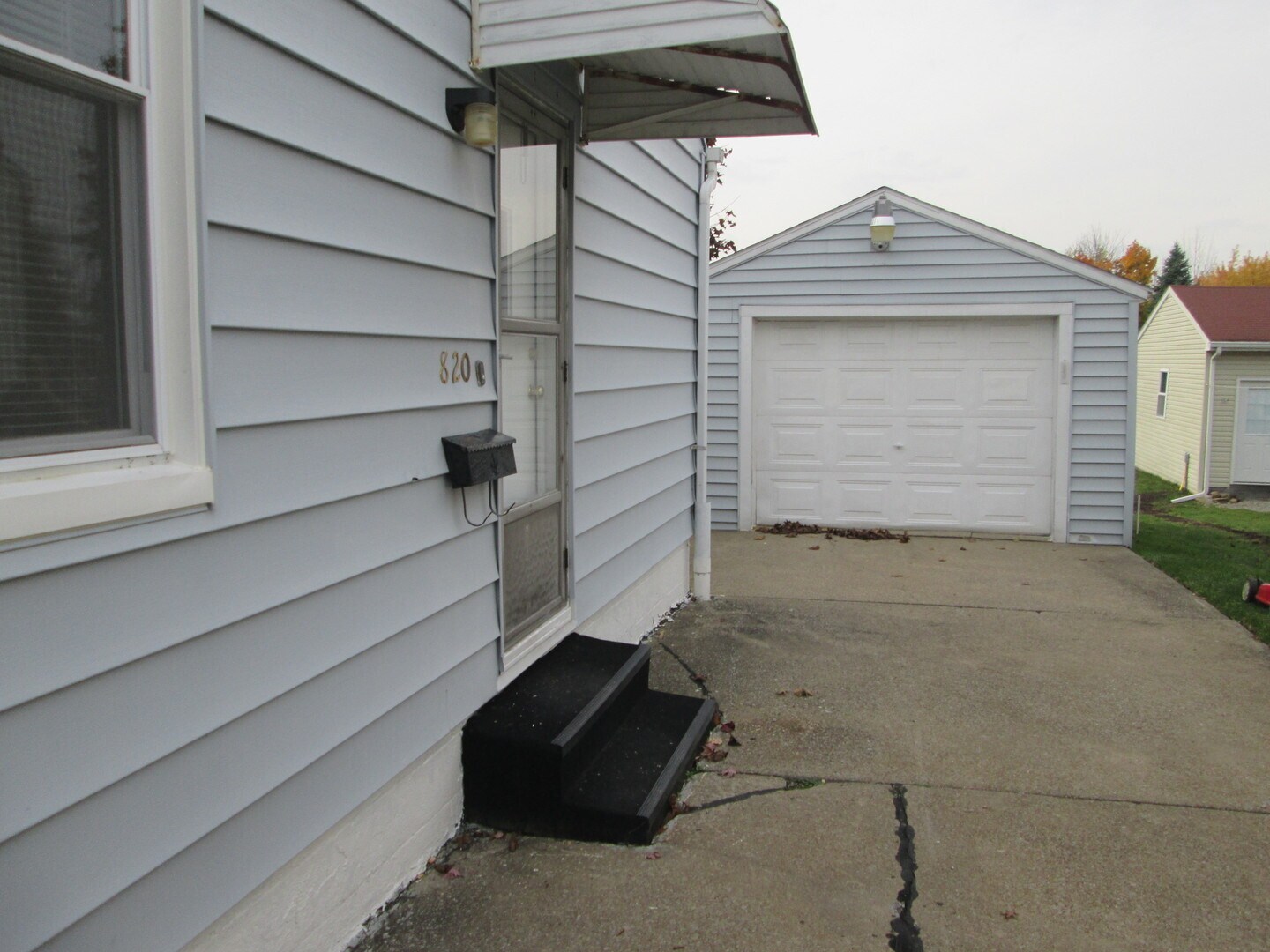 820 Lincoln Ave SE Girard, OH 44420 – photo 2
