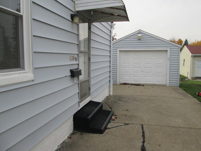 Foto del edificio - 820 Lincoln Ave SE