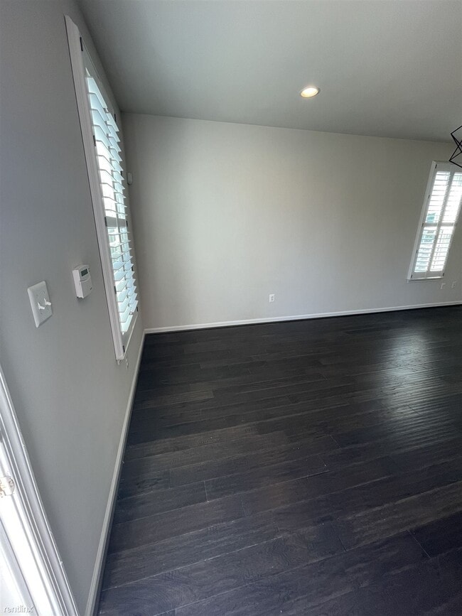 Foto del edificio - 2 br, 2.5 bath Townhome - 1107 Trenton Pla...