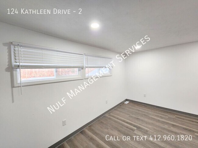 Foto del edificio - 124 Kathleen Dr