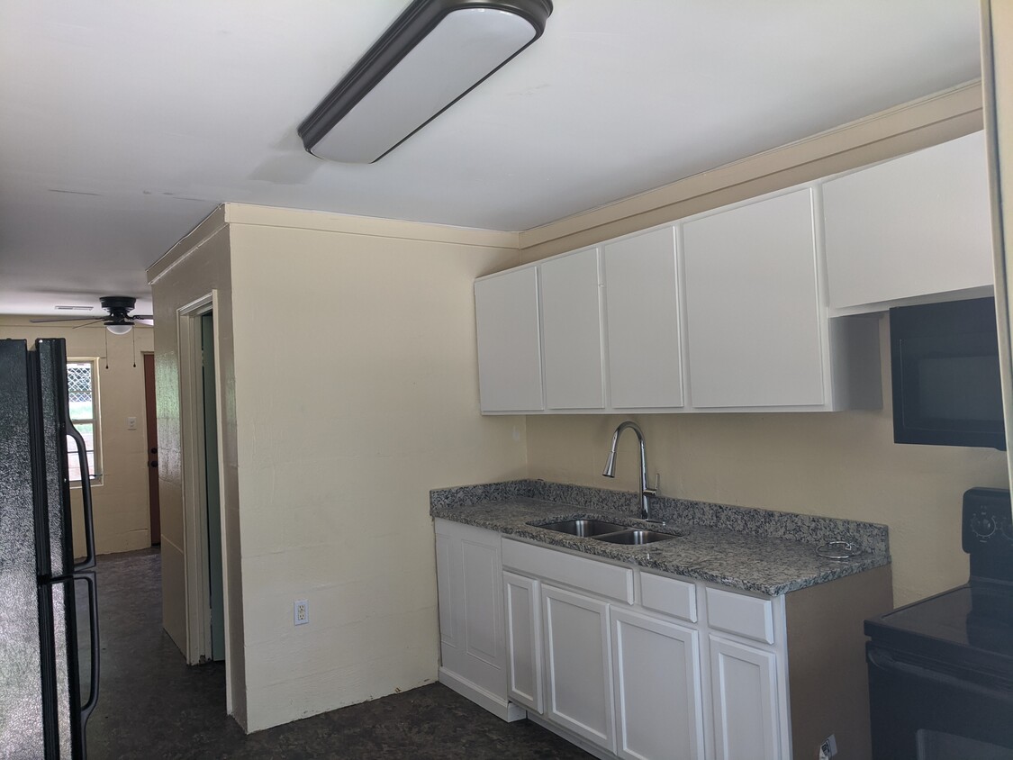 Kitchen - 106 Oakhill St