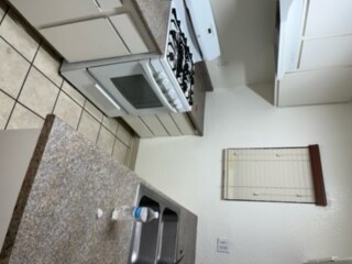 Foto principal - 5041 Ave L-14