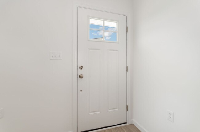 Building Photo - 7870 Oak Brook Dr