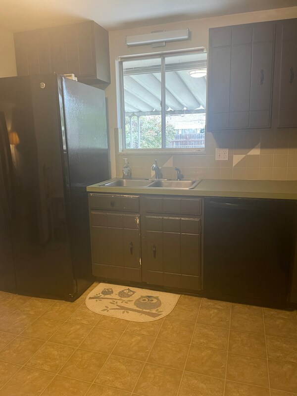 Foto del edificio - 3501 Butternut Dr