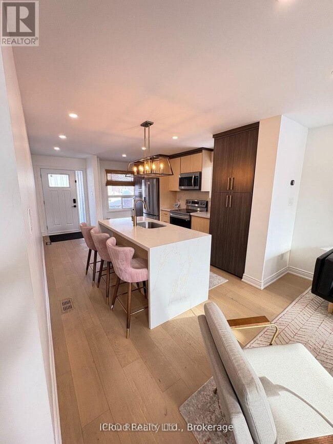 Photo du bâtiment - 852 Thistle Down Ct