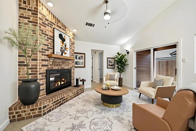 Foto del edificio - 2614 Howellwood Wy