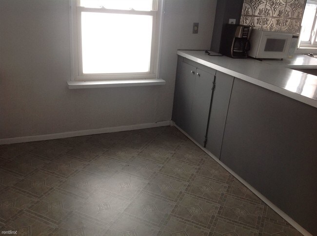 Foto del edificio - 125 1/2 Belle Ave