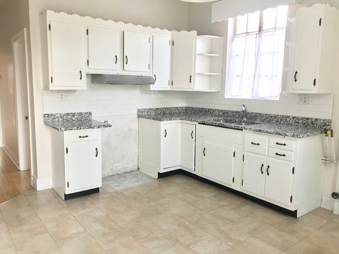 Foto del edificio - 1650 W 18th St