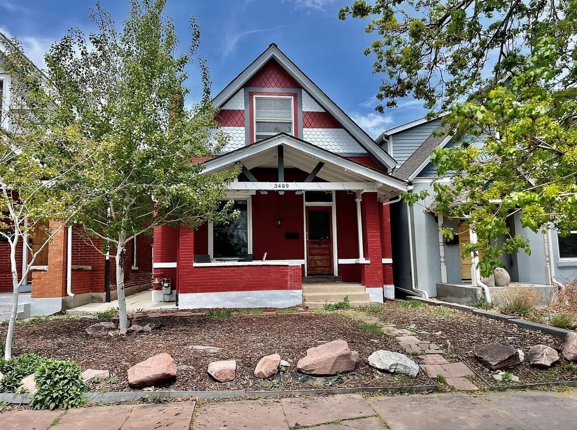 Primary Photo - Charming 3BD, 2BA Highlands Square Home wi...