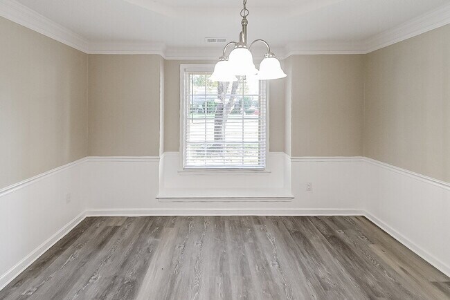 Building Photo - 8431 Timber Creek Dr