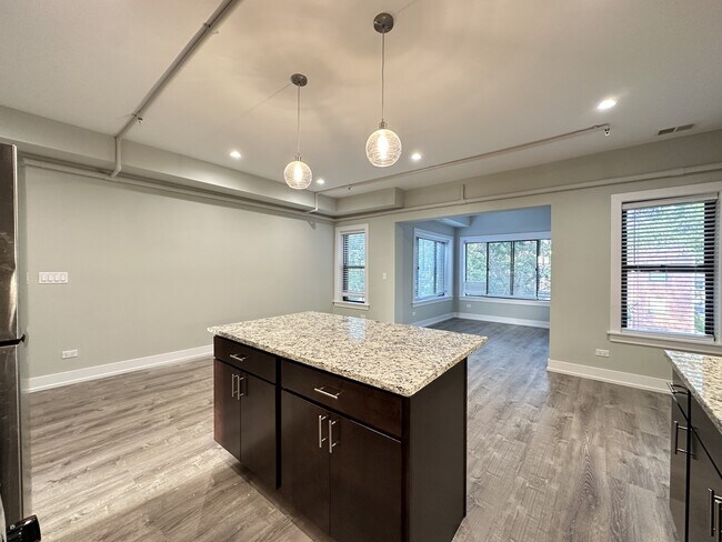 Building Photo - 1147 Maple Ave