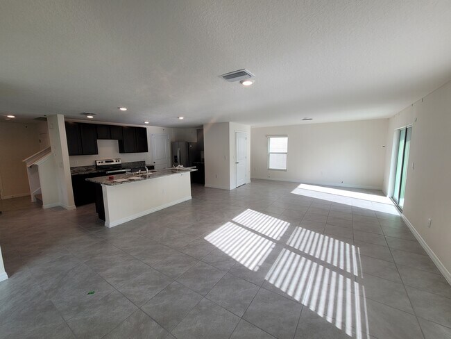 Building Photo - 12112 Lily Magnolia Ln