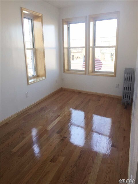 Foto del edificio - 133-10 Cross Bay Blvd