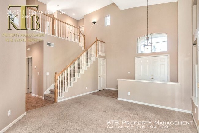 Foto del edificio - 4 Bedroom with Pool in Rocklin
