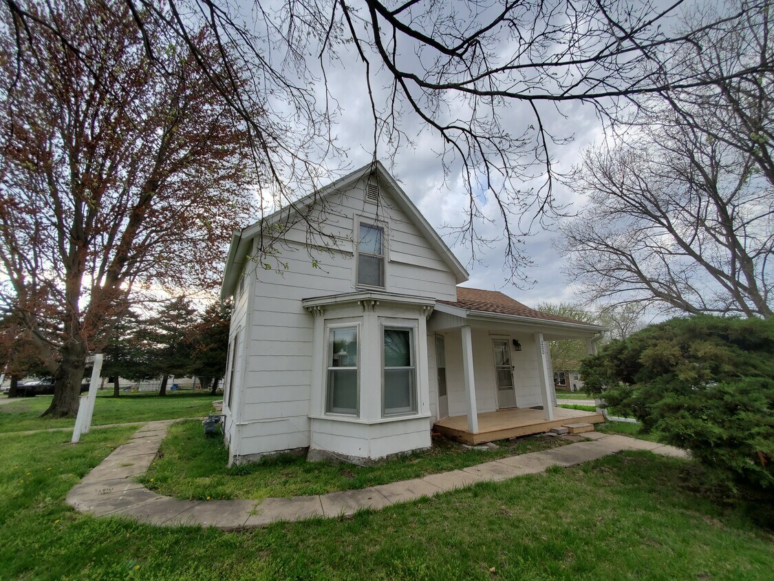 Primary Photo - 200 2nd St