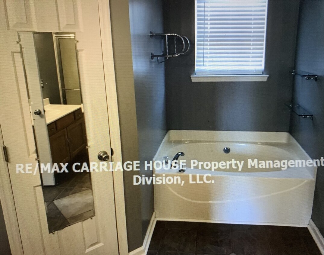 Building Photo - 151 Couchville Pike