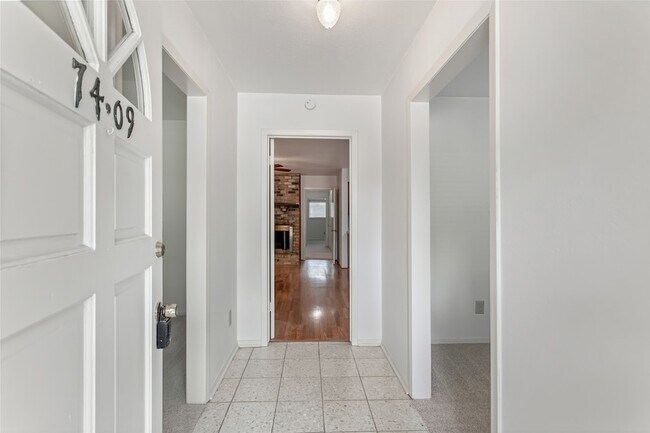 Photo - 7409 Brentcove Cir Apartment