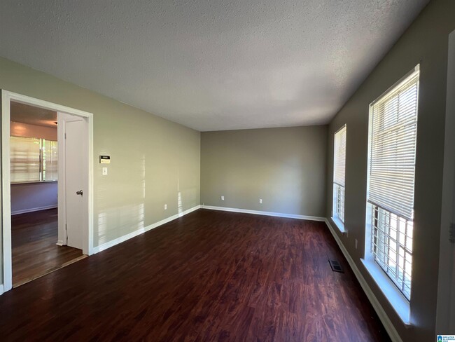 Foto del edificio - 1717 6th Pl Cir NW