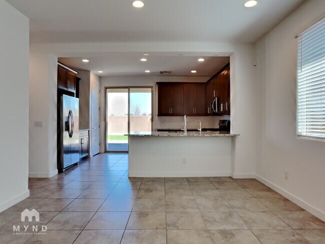 Foto del edificio - 9158 W Sells Dr