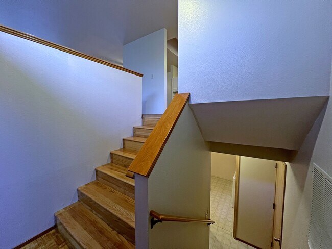 Foto del edificio - APPROVED APPLICATIONS - Light and Bright 4 bedroom in Highland Park