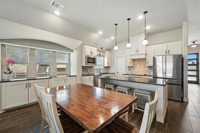 Foto del edificio - 3829 Honey Grove Dr