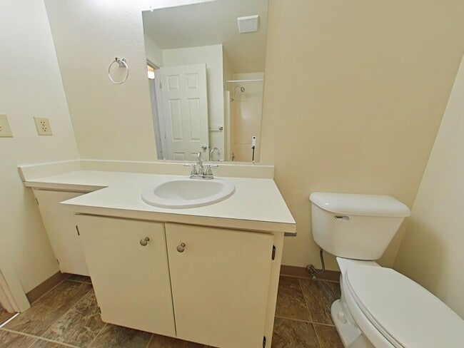 Building Photo - 2 Bedroom Apartment  ~ South Corvallis